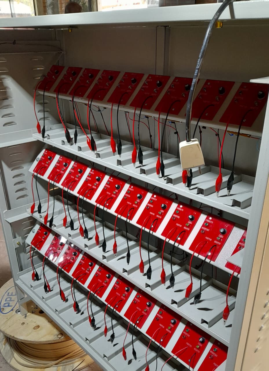Cargador de Baterías 12V